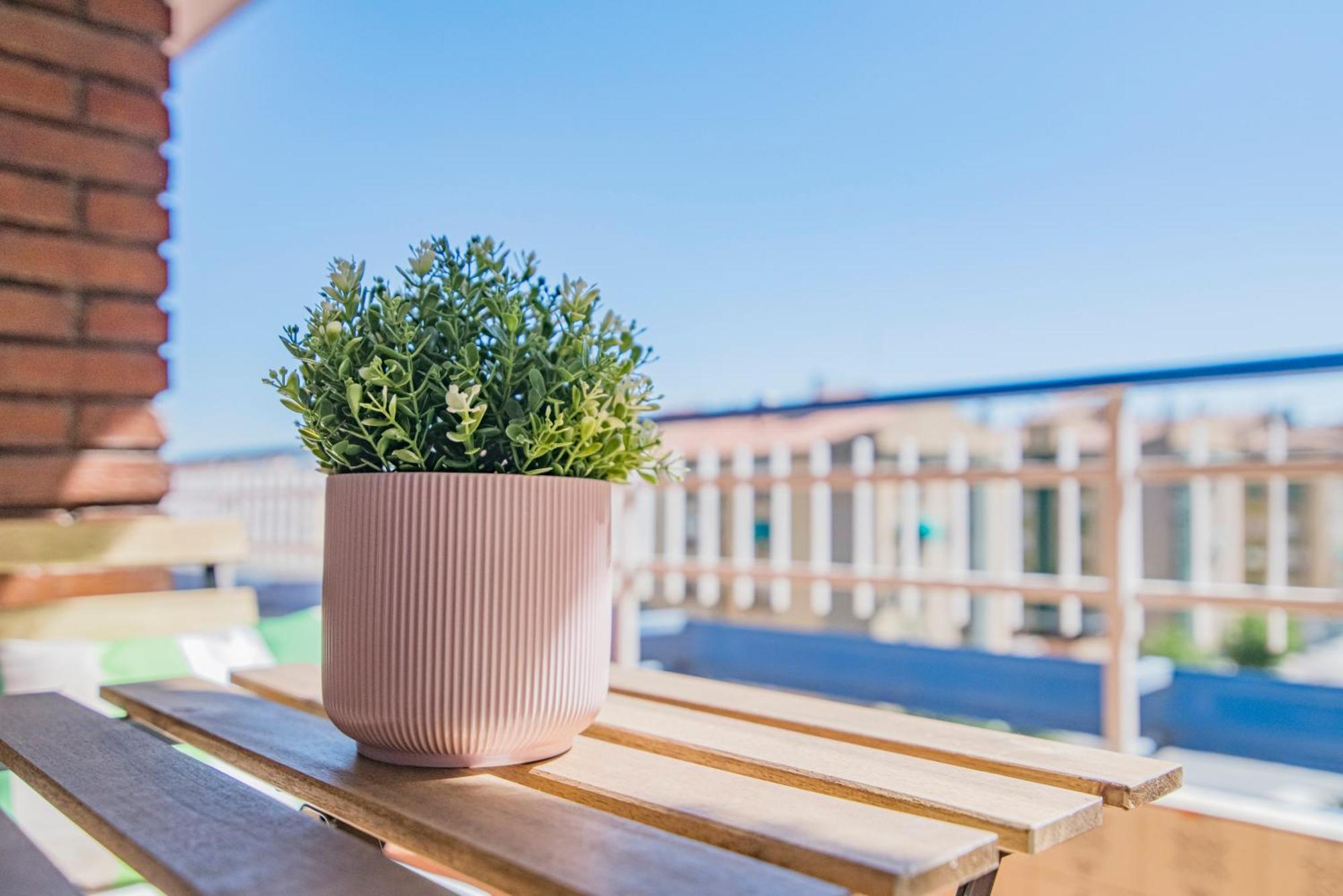 Delfin Retreat Con Terraza Junto A Parada De Metro Granada Ngoại thất bức ảnh