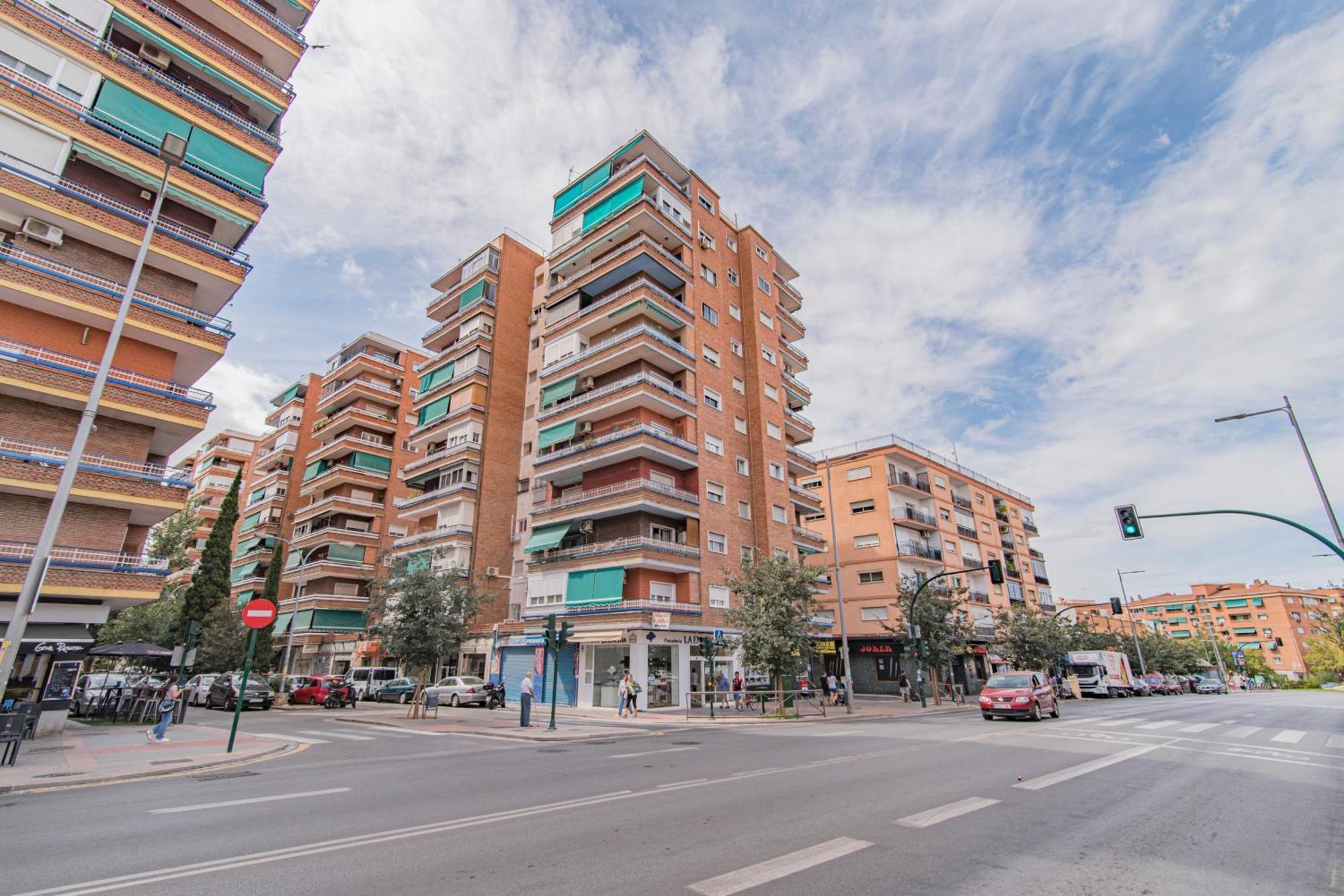 Delfin Retreat Con Terraza Junto A Parada De Metro Granada Ngoại thất bức ảnh